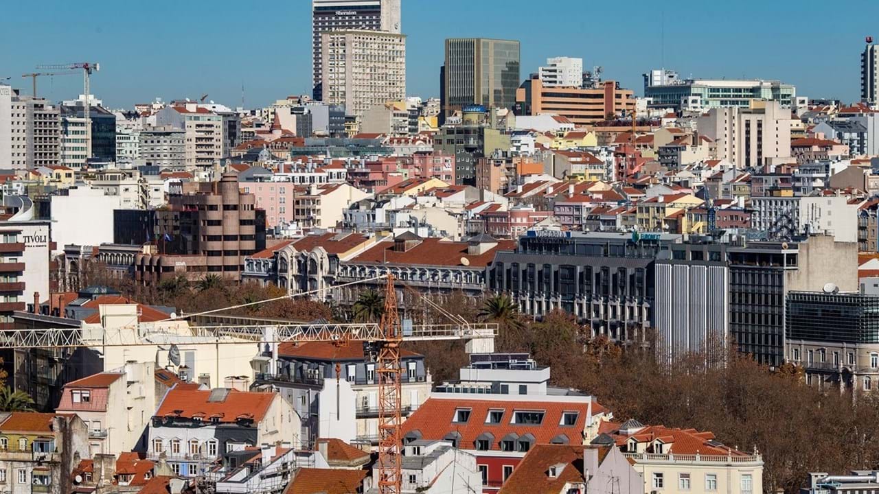 Brasileiros investem em Portugal em troca de visto europeu, Dino