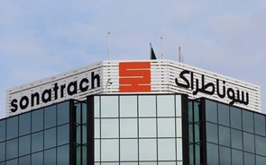 Argelina Sonatrach anuncia descoberta de uma nova reserva de petróleo