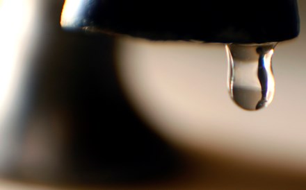 Perdas de água na rede pública custam 88 milhões de euros por ano, diz regulador