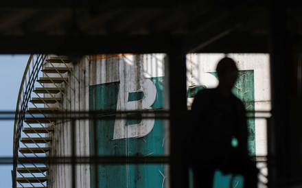 Petrobras justifica queda do lucro com descida de preços do petróleo e valorização do real