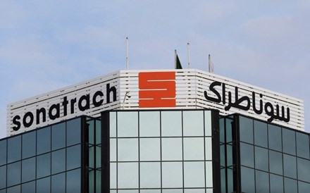 Argelina Sonatrach anuncia descoberta de uma nova reserva de petróleo