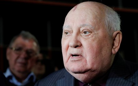 Gorbachev: Santos Silva lembra figura na transição democrática no leste da Europa