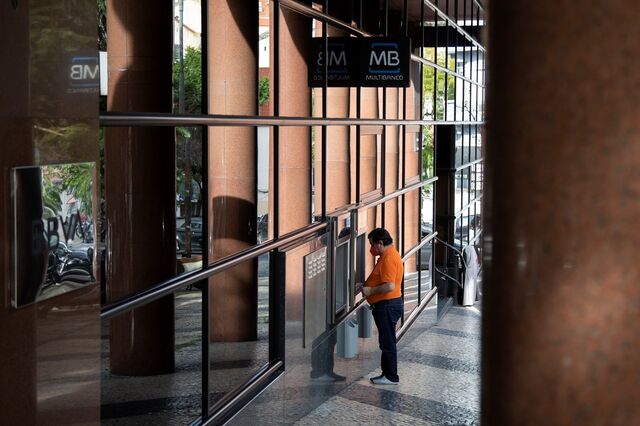 Banca vende 1,6 mil milhões em malparado e imóveis