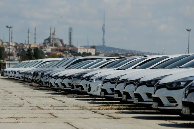 Mercado automóvel dispara 43% em janeiro. Elétricos pesam mais de 15%