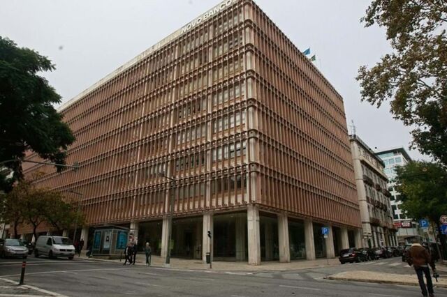 Novo Banco sobe comissões de manutenção