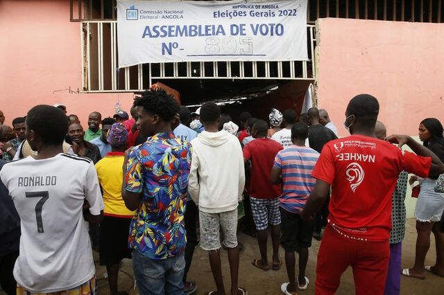 Assembleias de voto 'estão em perfeito funcionamento' e 'sem incidentes', diz CNE de Angola