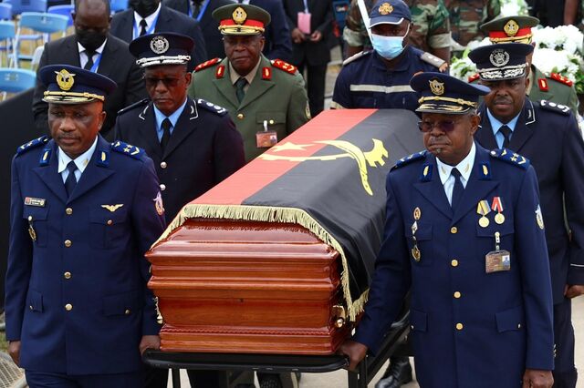 Angola despede-se de José Eduardo dos Santos, o 'bom patriota' que fez a paz