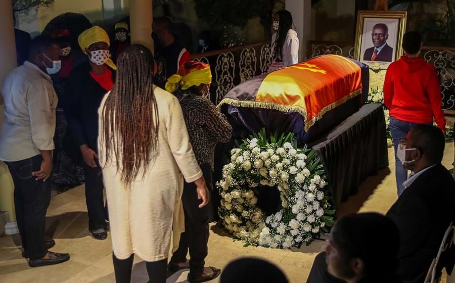 A cerimónia fúnebre de Eduardo dos Santos terá lugar a 28 de agosto, o dia do nascimento do antigo Presidente.