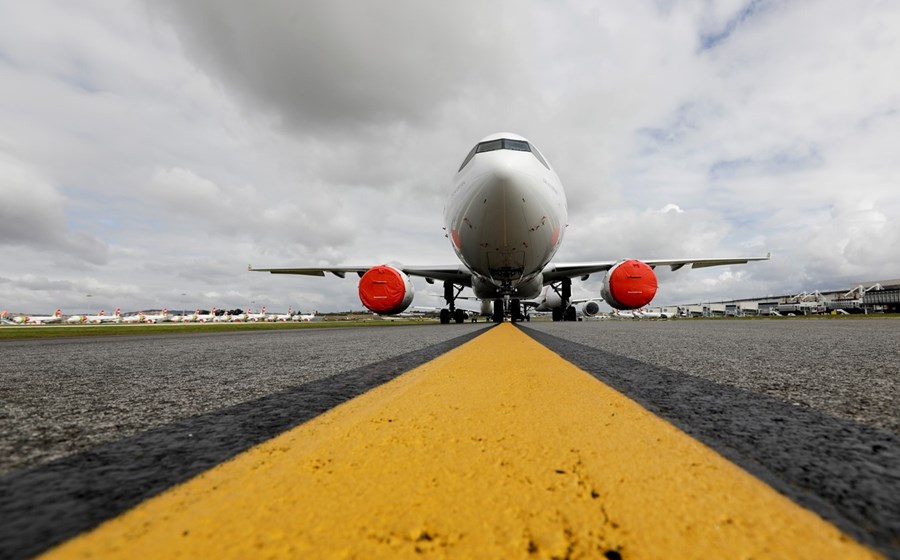 A guerra fez disparar os preços do “jet fuel” para valores recorde.