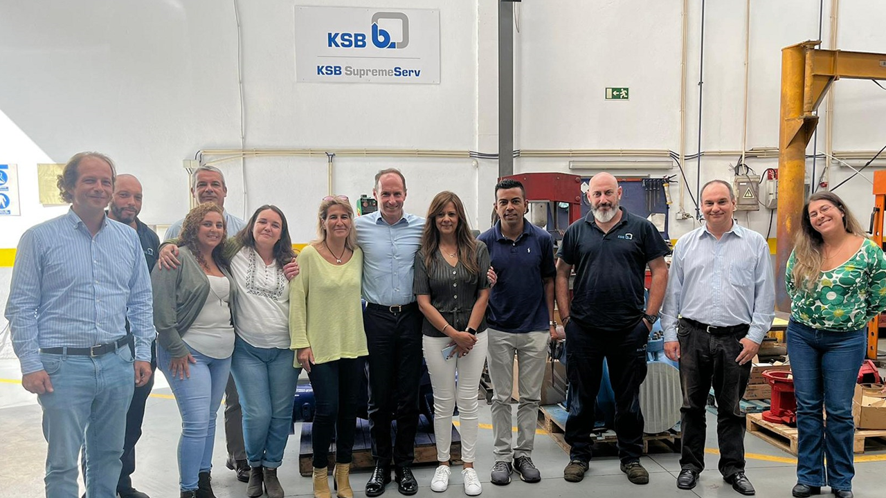 Stephan Timmermann com alguns dos colaboradores da KSB em Portuga