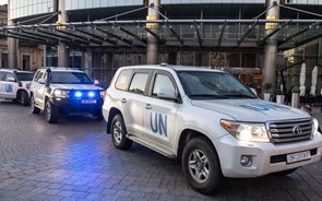 Inspetores da ONU chegam a central nuclear ucraniana sob fortes bombardeamentos