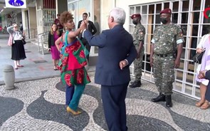 Costa fecha tarde cultural em Maputo com um ‘pezinho’ de dança
