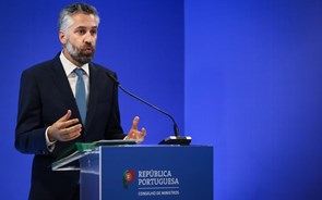 Ministro das Infraestruturas diz que se 'exige mais do que discursos' ao líder do PSD