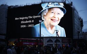 rainha Isabel II