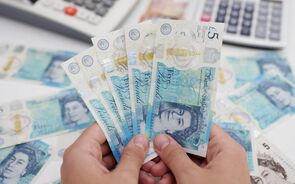Libra recua após inflação no Reino Unido ter ficado abaixo do esperado