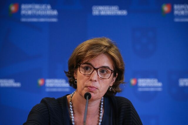 Governo nega este ano aumentos aos estágios da Função Pública