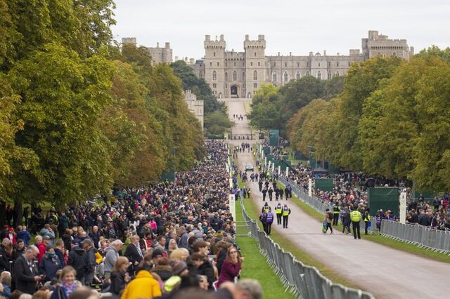 Funeral de Isabel II pára Reino Unido e pressiona (ainda mais) economia britânica