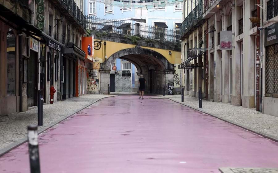 Rua cor de rosa cais do sodré