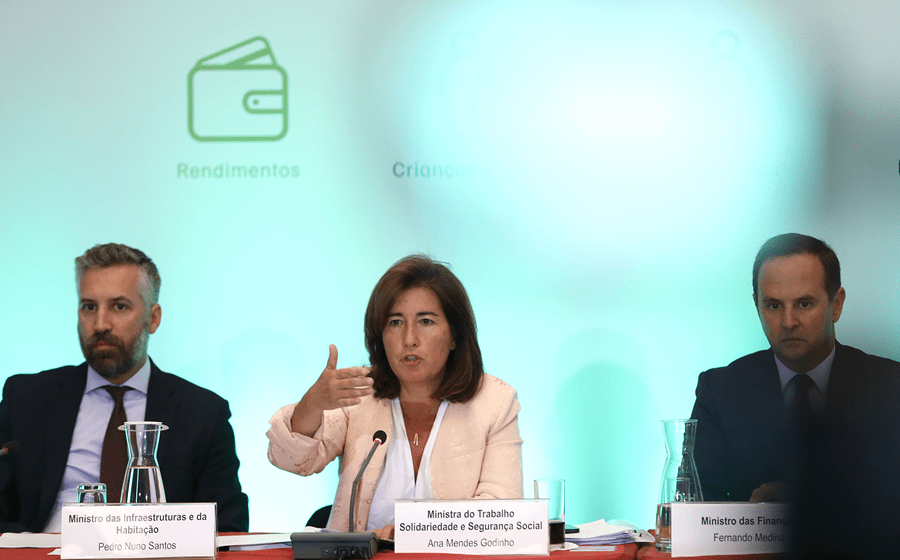 Ministra Ana Mendes Godinho explicou as medidas e o seu impacto numa conferência ao lado do ministro das Finanças.