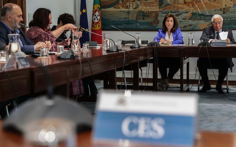 Ana Mendes Godinho sustentou esta segunda-feira que as contas são “transparentes”, depois de Catarina Martins (BE) as ter considerado “uma perfeita aldrabice”.