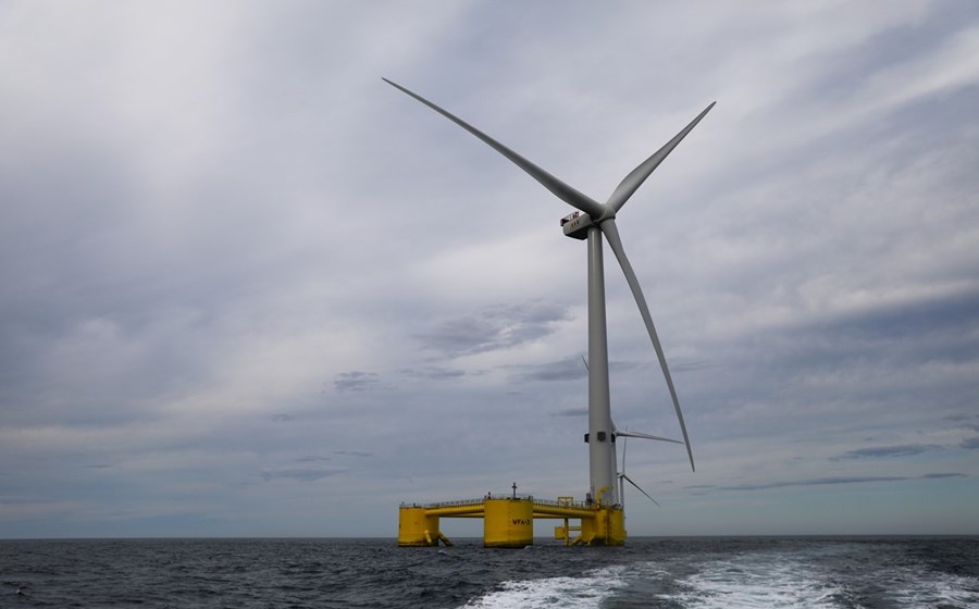 Neste momento, a 20 km de Viana de Castelo já estão a produzir energia e a injetá-la na rede três turbinas eólicas do consórcio Ocean Winds.