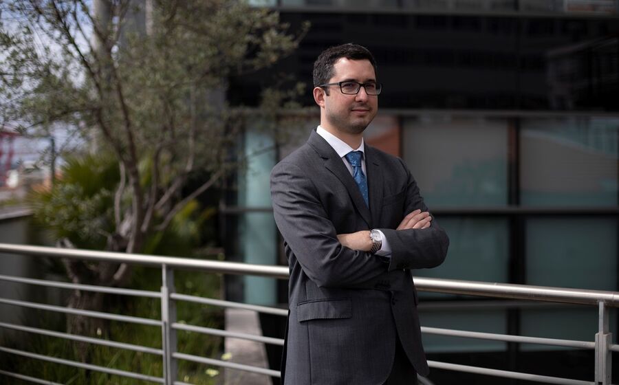 Steven Santos, O analista Steven Santos, Head of Trading Platforms & Brokerage do BiG - Banco de Investimento Global, diz que os três maiores bancos que financiam carvão são japoneses. Há ainda o britânico Barclays e o americano Citigroup.