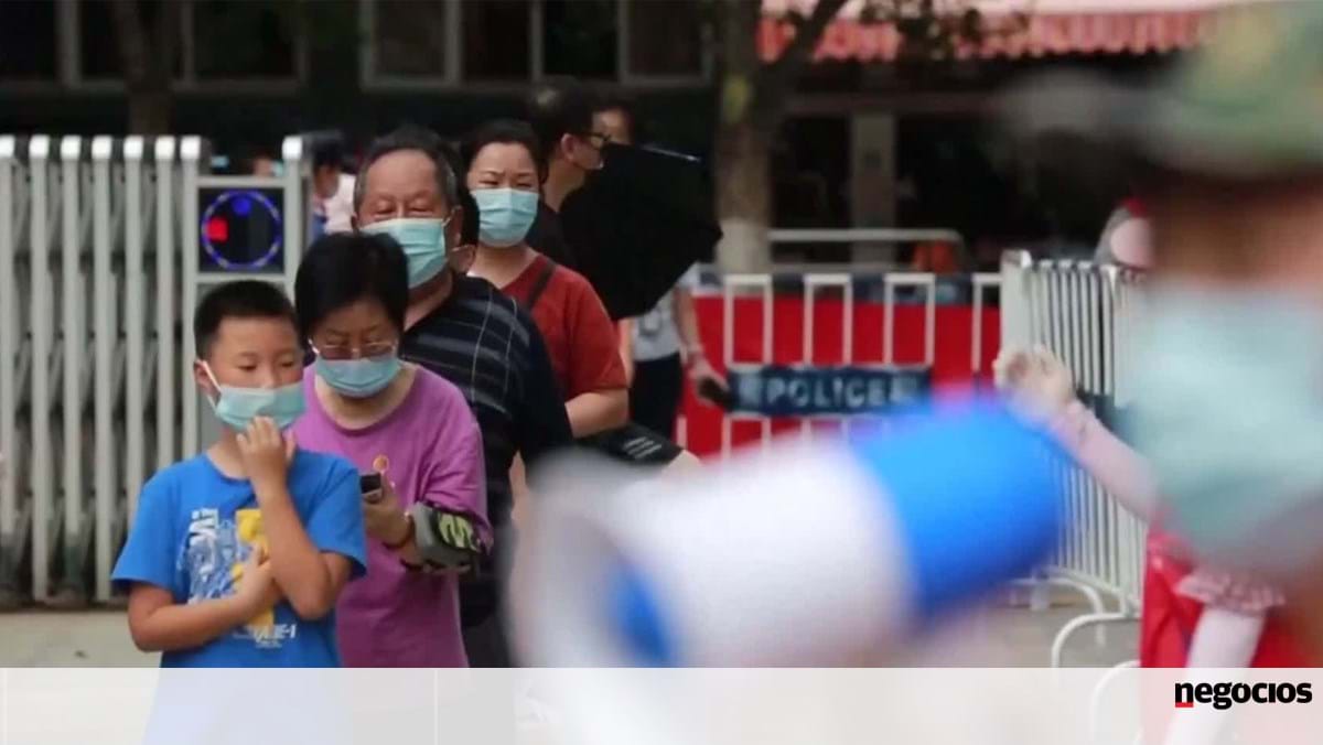 Fuga en laboratorio chino probablemente causó pandemia, dice director del FBI