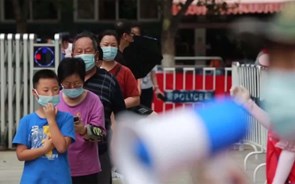 Fuga de laboratório chinês terá causado pandemia, diz diretor do FBI