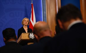 Primeira-ministra britânica Liz Truss demite-se