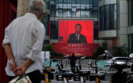 Congresso do PC Chinês acaba com elevação do estatuto de Xi e expulsão do seu antecessor
