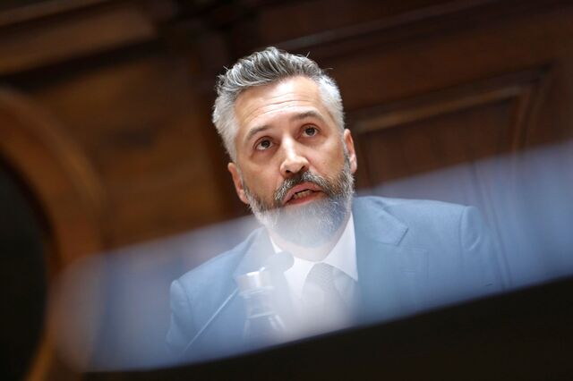 Pedro Nuno Santos diz que participação na empresa do pai 'é simbólica'
