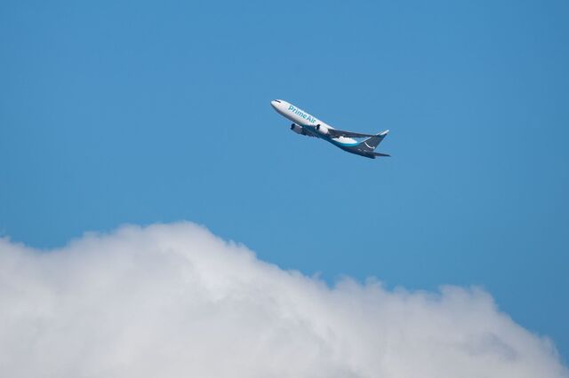 Alcançado “acordo histórico” para neutralidade carbónica na aviação civil