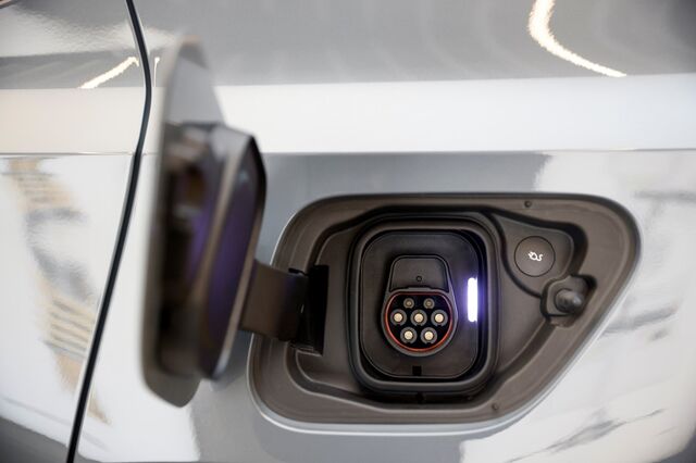 Carros elétricos vão ser tributados mas incentivo ao abate fica adiado