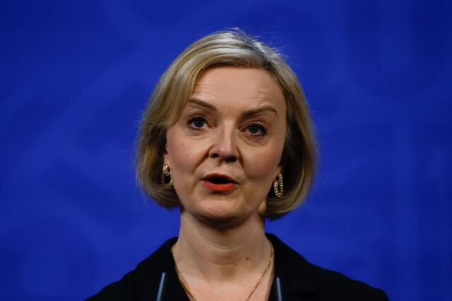 Liz Truss faz marcha-atrás e anuncia aumento de imposto para empresas