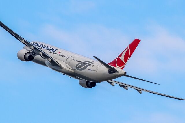 Falsa ameaça de bomba retém avião da Turkish Airlines em Lisboa