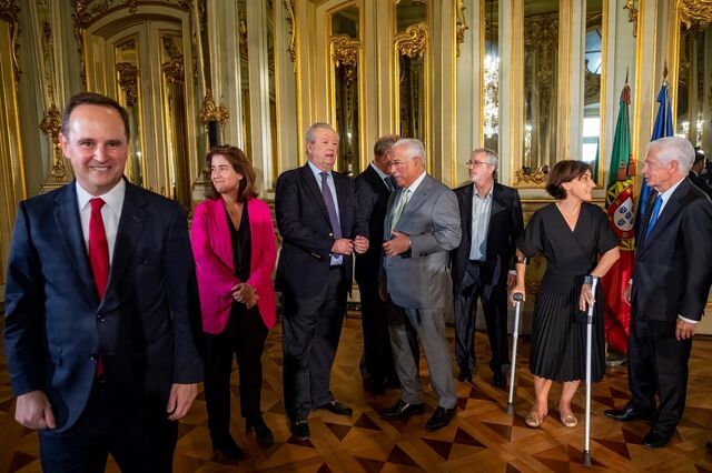 Governo dá moratória de um ano na subida das horas extras