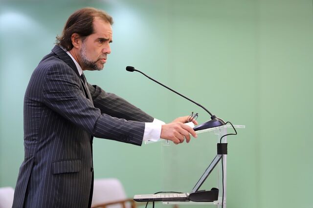 Miguel Albuquerque renuncia ao cargo. Escolha do futuro líder regional será na segunda