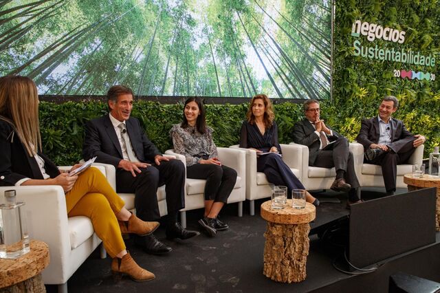 Guerra e lentidão legislativa atrasam descarbonização