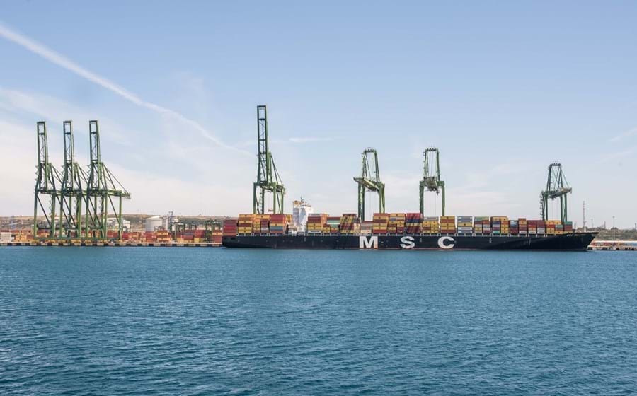 O maior porto artificial de Portugal, em Sines, tem condições para receber eólicas “offshore”, mas dependerá do plano de expansão.
