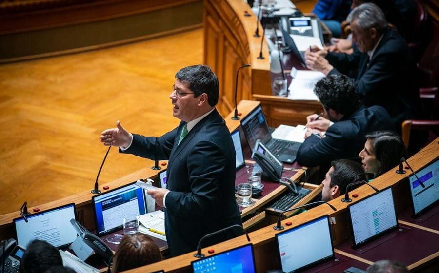 A bancada do PS, liderada por Eurico Brilhante Dias, apresenta várias alterações à proposta do Governo.