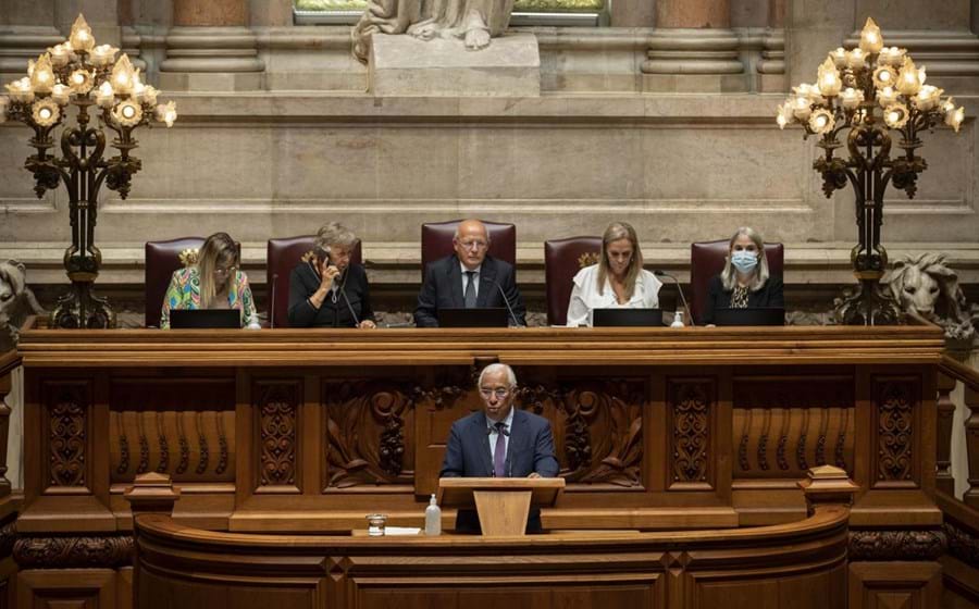 António Costa no parlamento em dia de debate do orçamento de estado 2023