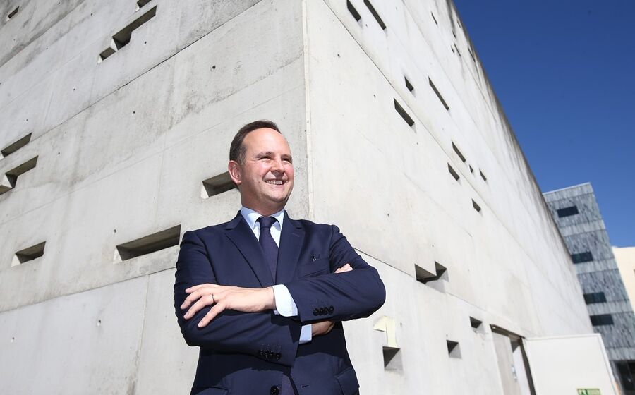 Fernando Medina ministro das Finanças