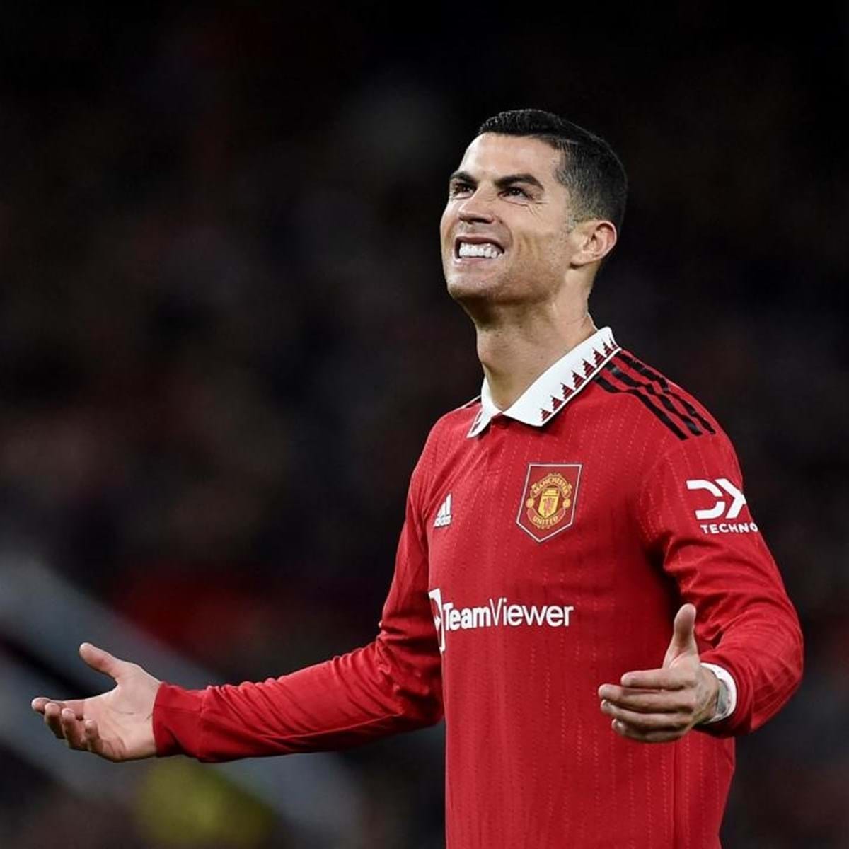 Cristiano Ronaldo é afastado pelo Manchester United por