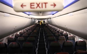 WSJ: Milhares dizem a regulador americano para alterar assentos de avião