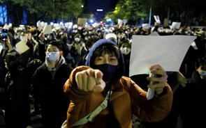 Autoridades chinesas aliviam medidas anti-covid após protestos