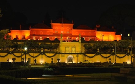 Palácios de Belém e da Cidadela de Cascais sem iluminação de Natal