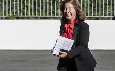 Ministra omite perdas de poder de compra. 'É uma negacionista da inflação”, acusa o PSD
