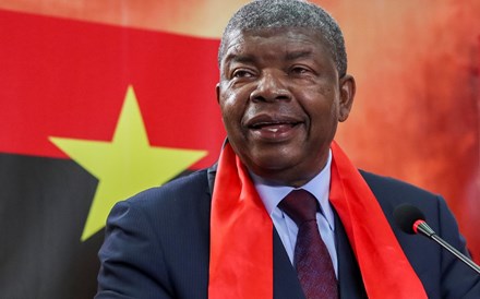 Angola e Abu Dhabi assinam dois acordos de financiamento de 118,2 milhões