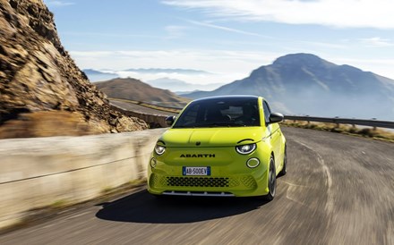 Fotogaleria: Abarth 500e. Mini desportivo vira ‘bomba’ elétrica