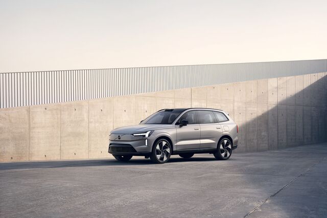 Volvo estreia SUV elétrico EX90 